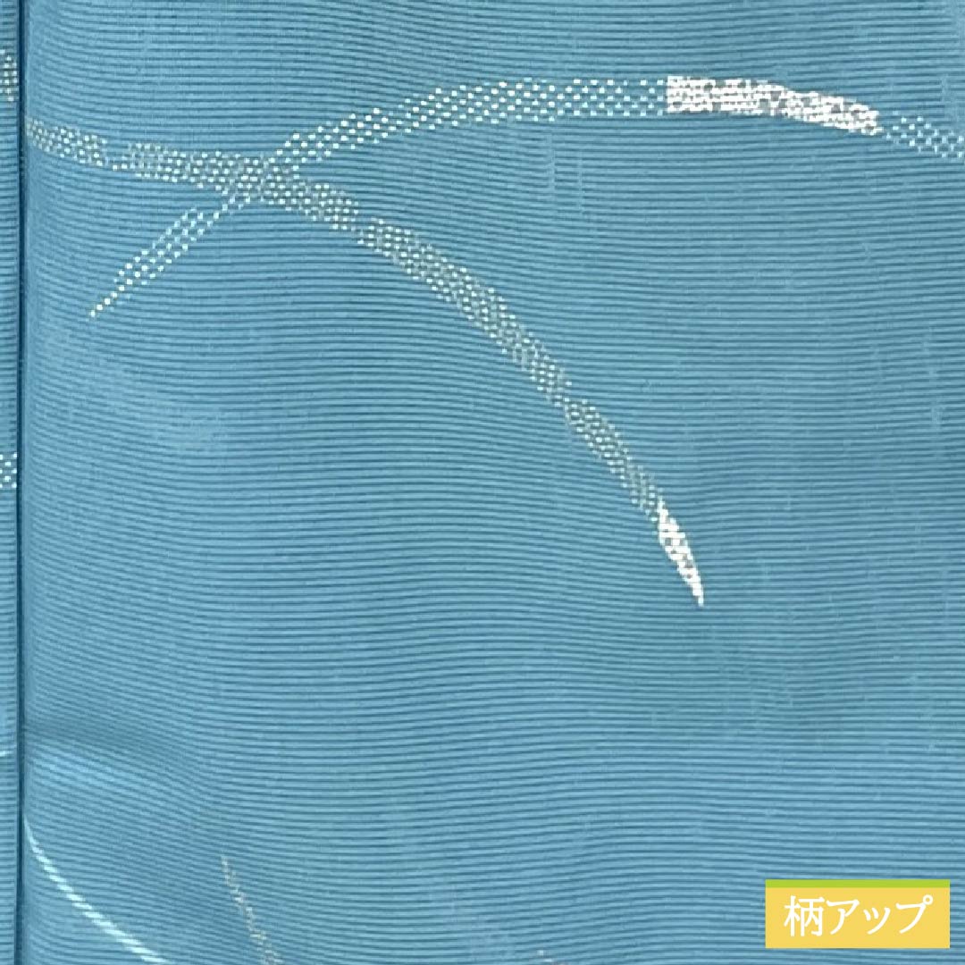夏物 ポリエステル 小紋 NEWランク 身丈167.5cm 裄丈66.5cm 浅縹色(あさきはなだいろ) 雪輪露芝 洗える着物 しつけ糸付き 絽 水色系 1132003661524