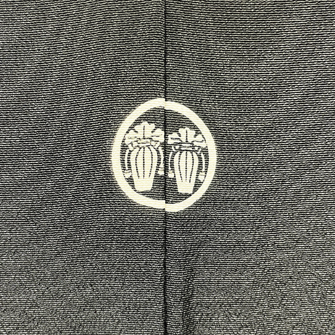 Black formal kimono, length 159.5cm, sleeve length 63cm, lined, Kyoto Yuzen, auspicious motif, circle and bottles, pure silk, A rank, five crests, black, 1111000843310