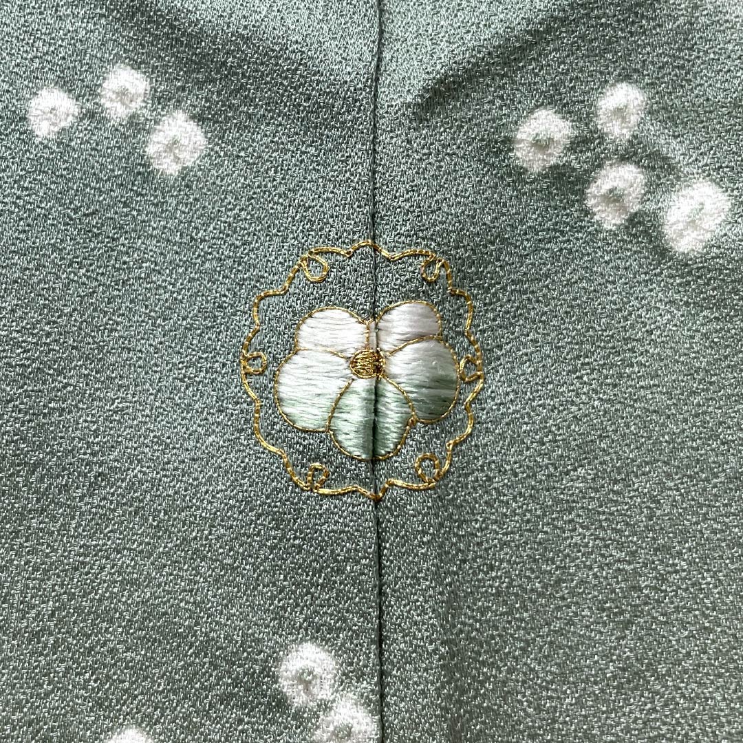 訪問着 正絹 Aランク 袷 身丈158.5cm 裄丈63cm 青磁色(せいじいろ) 一つ紋 金駒刺繍 絞り 重ね衿付き 梅 緑系 1112007333319
