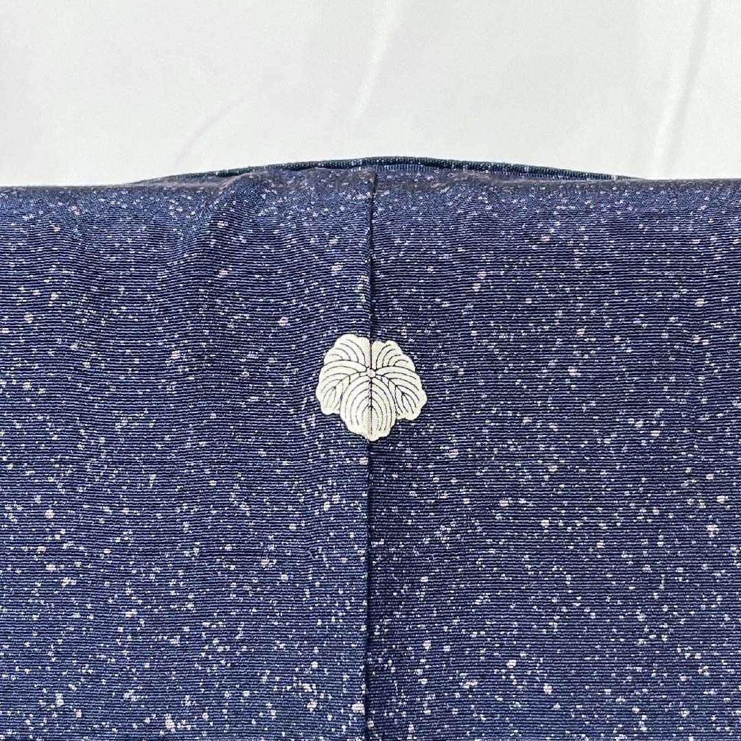 Komon (small pattern) silk S rank, length 150.5cm, sleeve length 65cm, single layer, navy blue (kon-iro) with one crest, ivy pattern, sewn-on dyeing, navy blue, product number 1115007002118