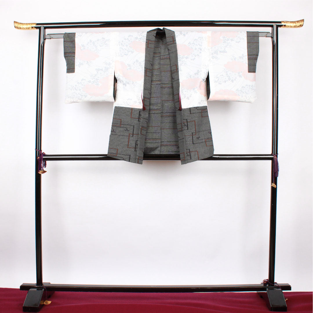 村山大島 身丈148.5cm 裄丈62cm 白磁色 アンサンブル 幾何学模様 正絹 Sランク 袷 グレー系 1116001642122