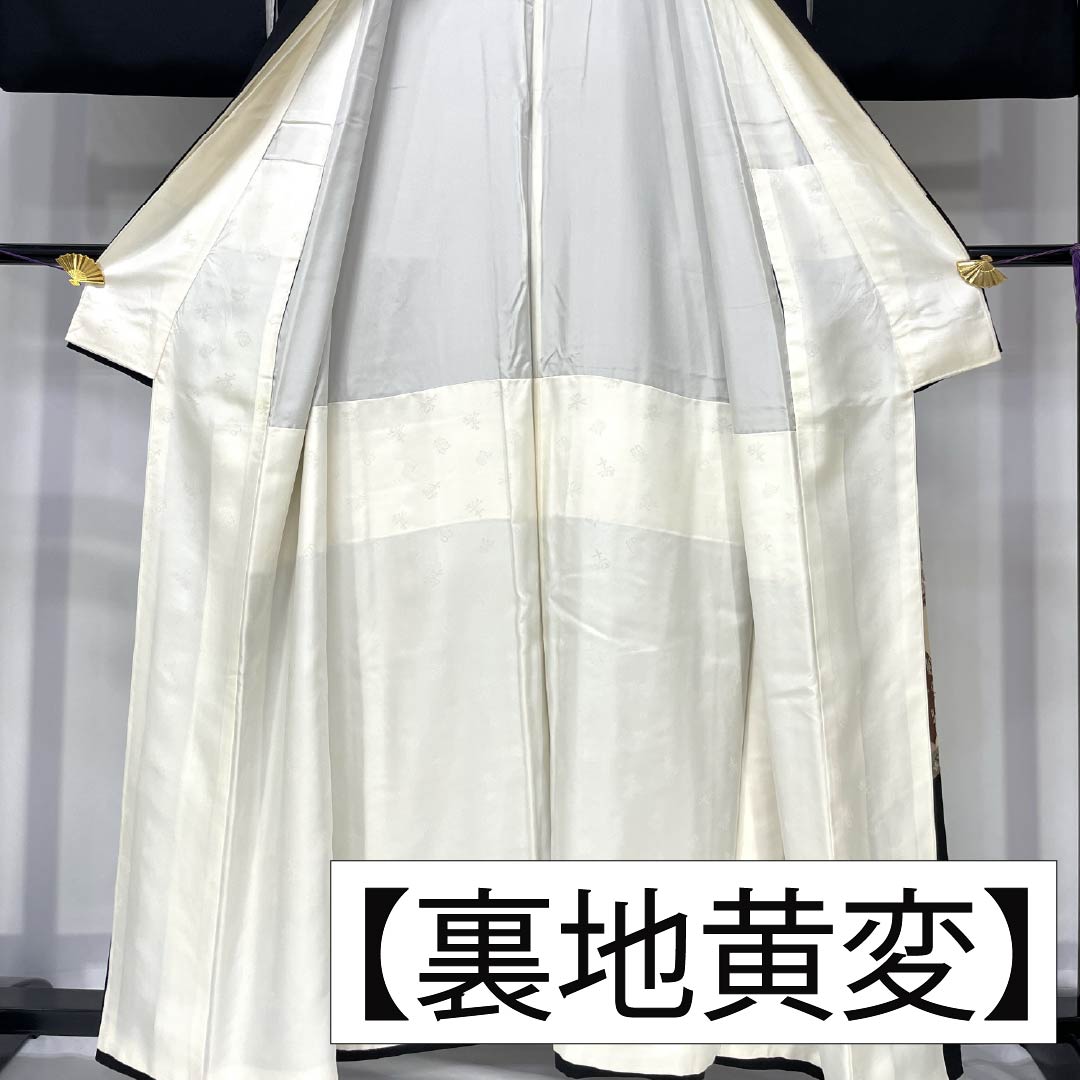 Black formal kimono (tomesode) made of pure silk, S rank, length 158cm, sleeve length 65.5cm, lined, with Suzhou embroidery featuring five crests, including auspicious motifs of quince, pheasant, pine, and plum blossoms. Product code: 1111001782310