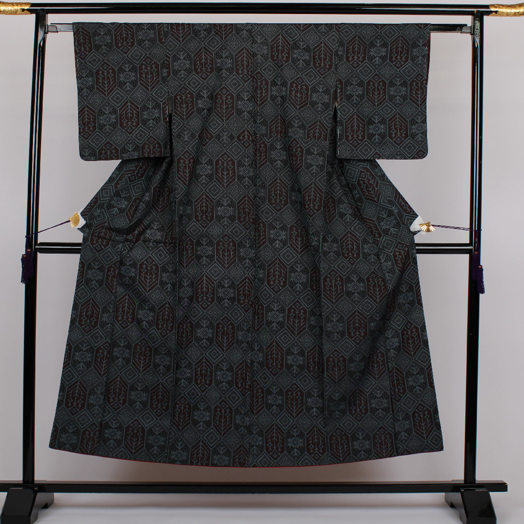 村山大島紬 身丈153cm 裄丈60cm 幾何学 正絹 美品 袷 ブラック 1116000062210