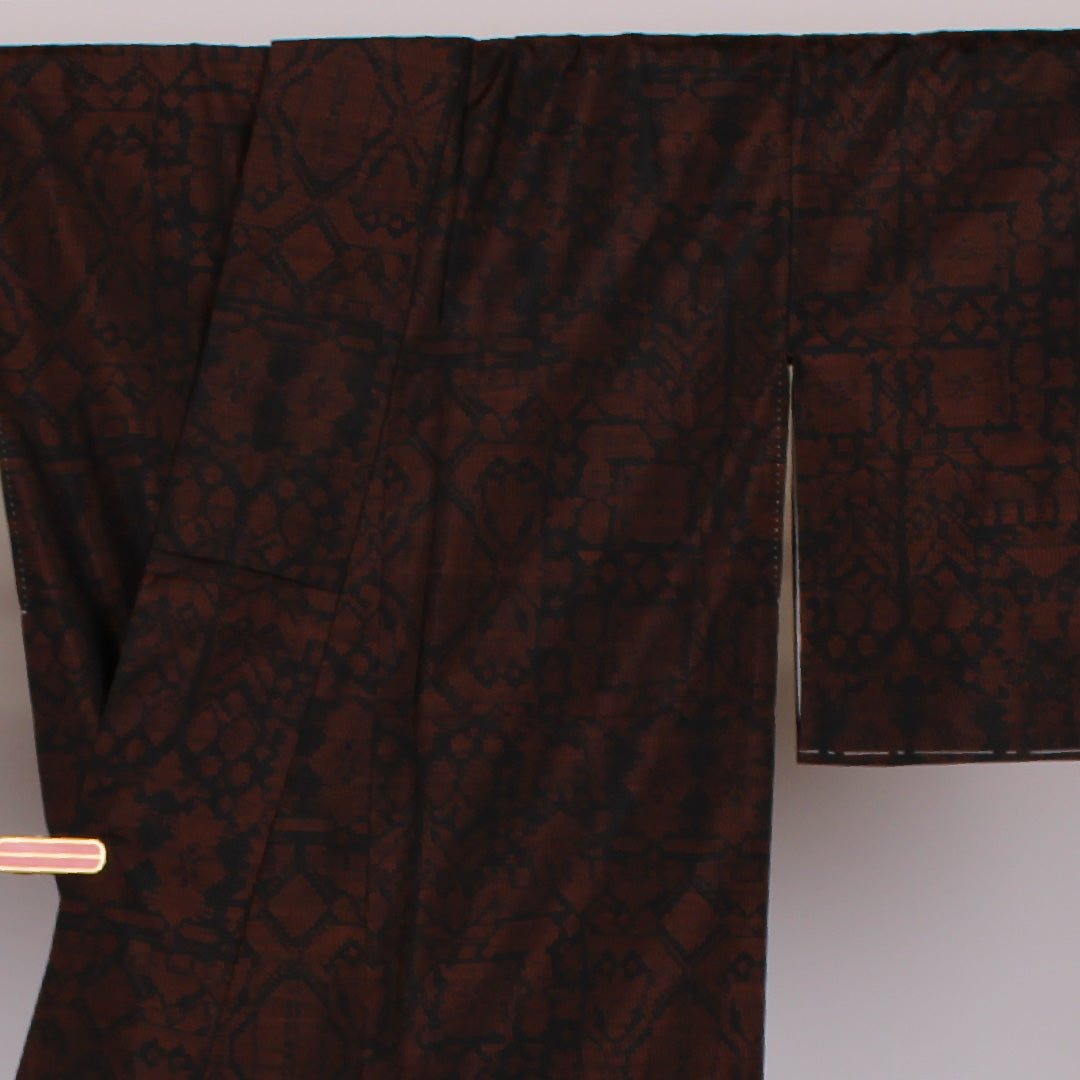 大島紬 身丈153cm 裄丈63cm 幾何学 正絹 美品 袷 黒 1116000223210