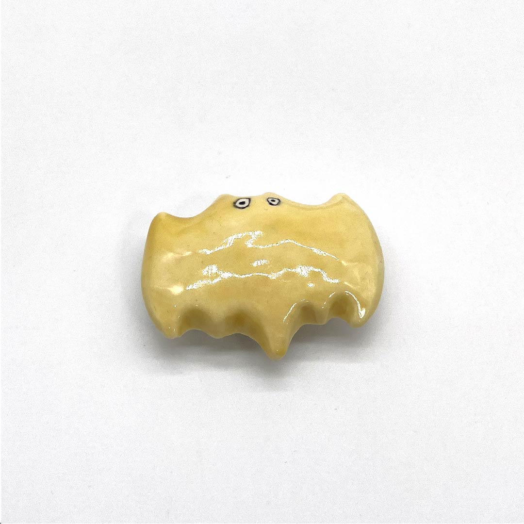 (New old stock) Obi fastener, ceramic, casual, Kuchinashiro (Japanese sedge color), ceramic, bat, animal, length approx. 3.5cm, width approx. 4.5cm, S rank, cream color, 1137000542915