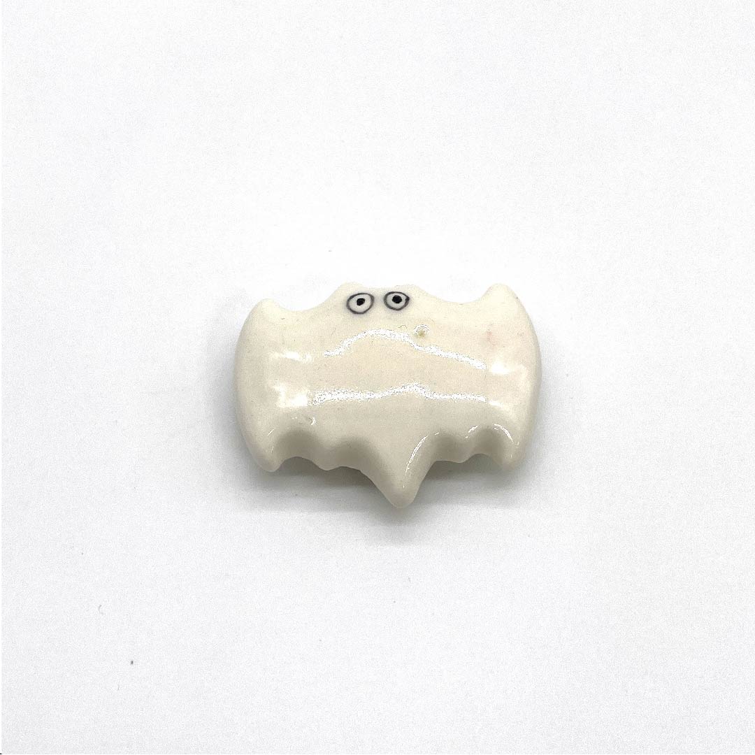 (New old stock) Obi fastener, ceramic, casual, white, ceramic, bat, animal, length approx. 3.5cm, width approx. 4.5cm, A rank, white, 1137000573911