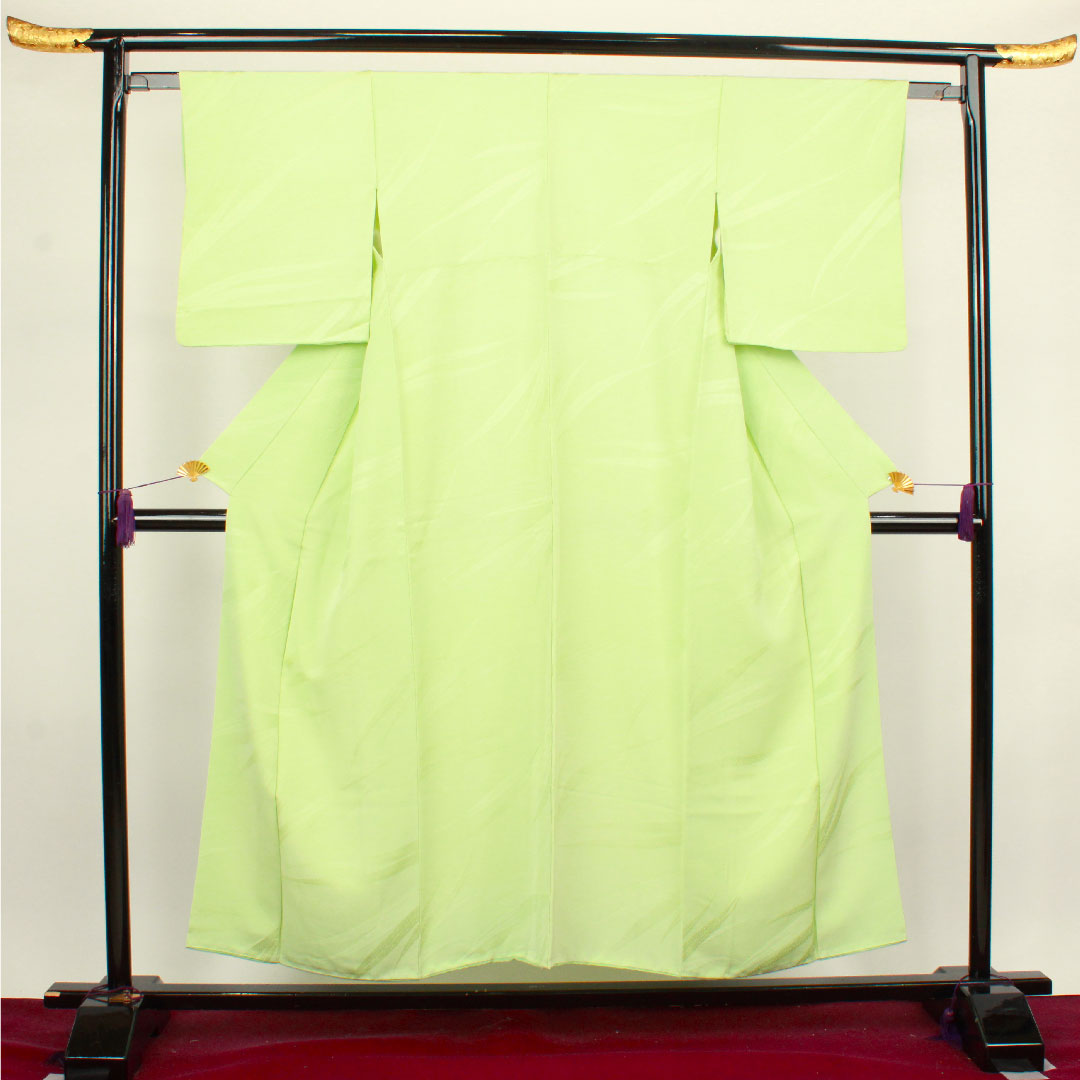 色無地 正絹 黄緑色 笹  身丈151.5cm 裄丈62cm 袷  Sランク 緑系 1114000892219