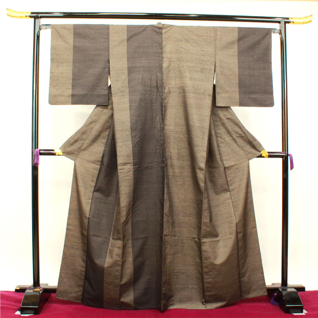 Tsumugi Length 167.5cm Sleeve length 66cm Dark grey Geometric pattern Pure silk A rank Single layer Brown 1116002713514