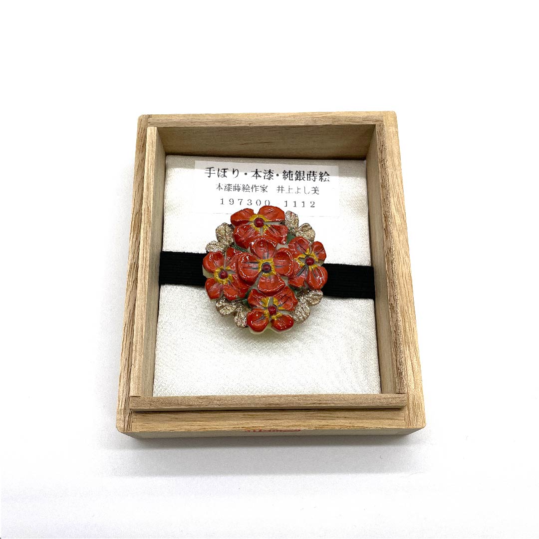 (New old stock) Obidome (sash fastener) Maki-e Casual Vermilion (shinshu-iro) Pure silver Maki-e Hand-carved Genuine lacquer Length approx. 4cm Width approx. 4cm S rank Vermilion 1137000702916