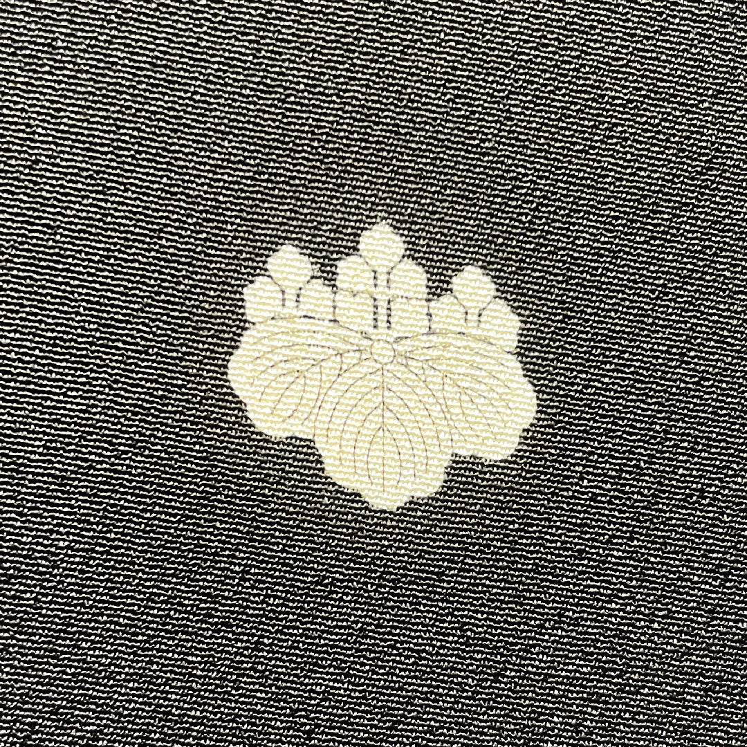 黒留袖 正絹 身丈156.5cm 裄丈62.5cm 袷  京友禅 鶴 吉祥文様 五つ紋 五三桐  Sランク 五つ紋 黒系 1111001182310