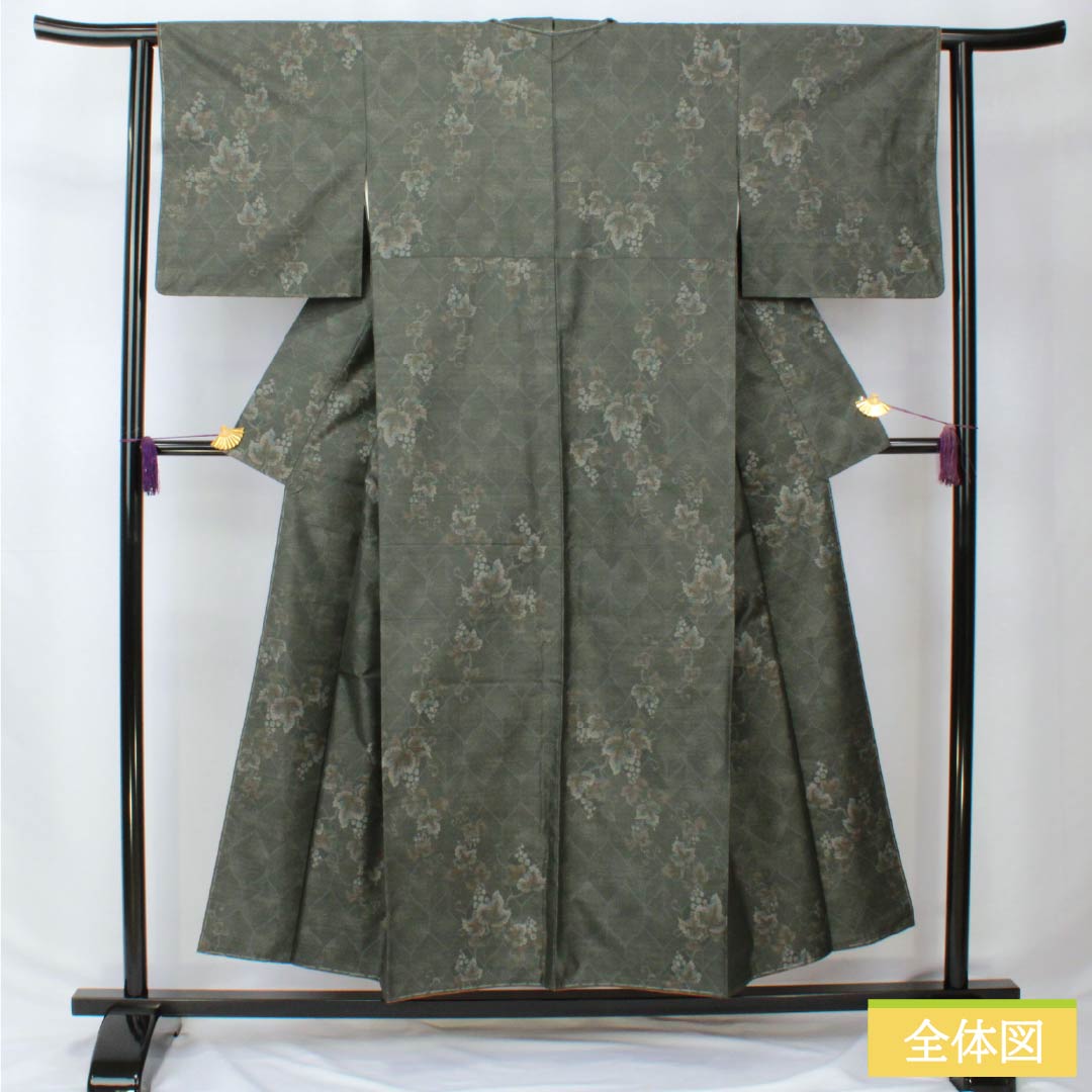 紬 正絹 Sランク 身丈152.5cm 裄丈62cm 黒橡色（くろつるばみいろ） 大島紬 横双絣 笹 袷 緑系 1116004142219