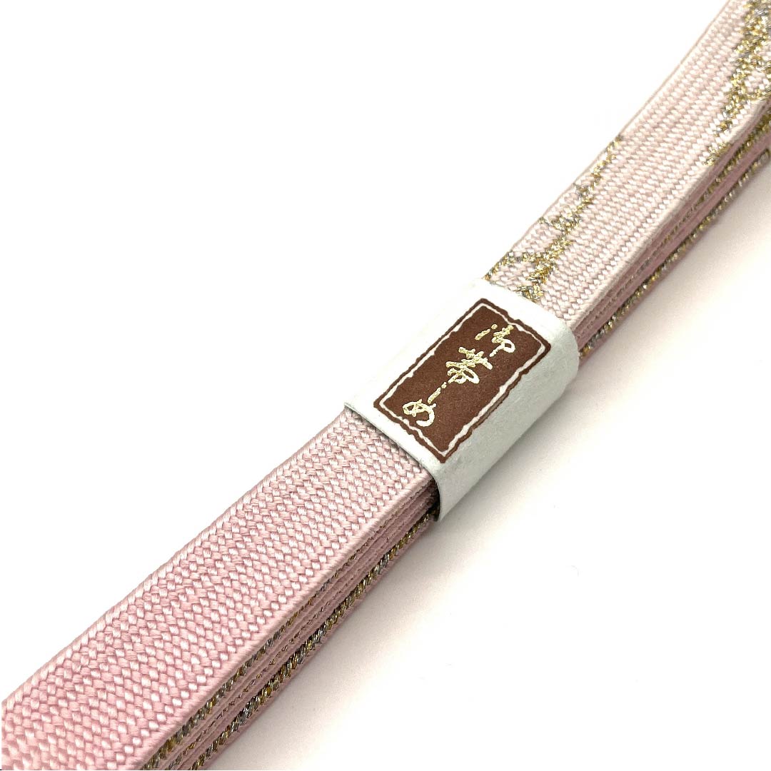 （新古品） 帯締め 正絹 四分紐 虹色（にじいろ） 金属糸使用 新古品  長さ約156cm 幅約1.5cm セミフォーマル Sランク ピンク系 1135001032913