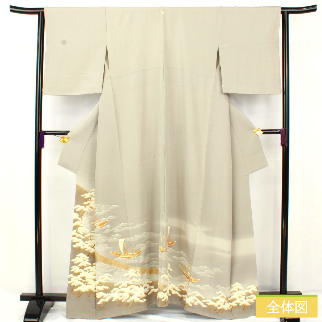 Colored Tomesode, pure silk, length 161cm, sleeve length 63cm, lined, light gray, Kyoto Yuzen, wave, sailboat, one crest, five-three paulownia, Queen pearl finish, A rank, gray, 1111001433422