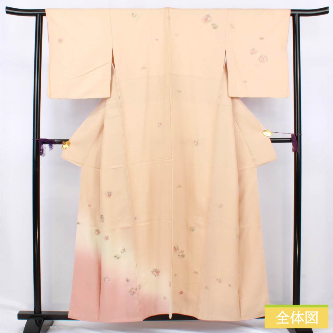 訪問着 正絹 Sランク 袷 身丈155cm 裄丈58cm 薄肉色（うすにくいろ） 縫い紋 下り藤 刺繍 重ね衿付き 草花 橙系 1112006242326