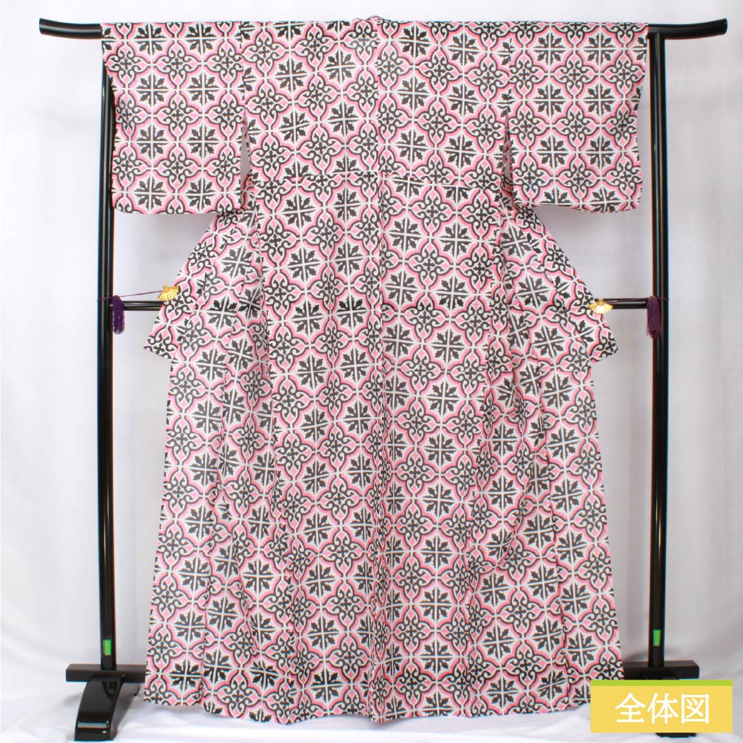 (Brand new, unused) Yukata (single-layer kimono) made of polyester, length 166cm, sleeve length 65cm. New rank. Pink, medium crimson color (nakano kurenai iro). Geometric, tile, and damask patterns. Product number: 1118005771513