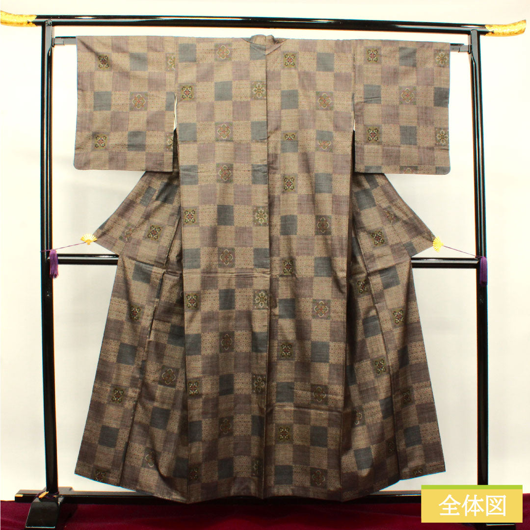 大島紬 正絹 身丈155.5cm 裄丈64cm  経緯絣 市松 Sランク 袷 茶系 1116002962314