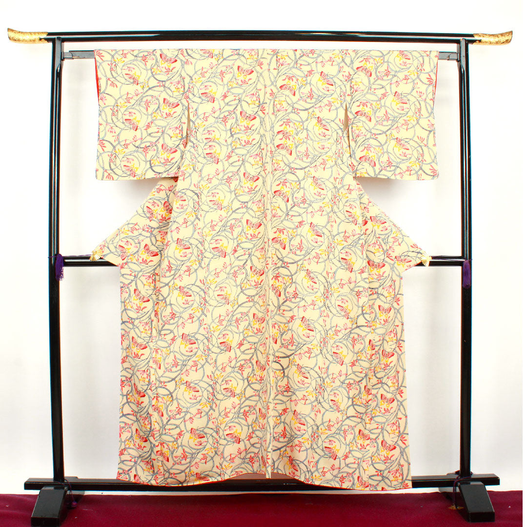 小紋 身丈156.5cm 裄丈61.5cm 袷 枯野色 京紅型 蝶  正絹 Sランク クリーム系 1115002472315