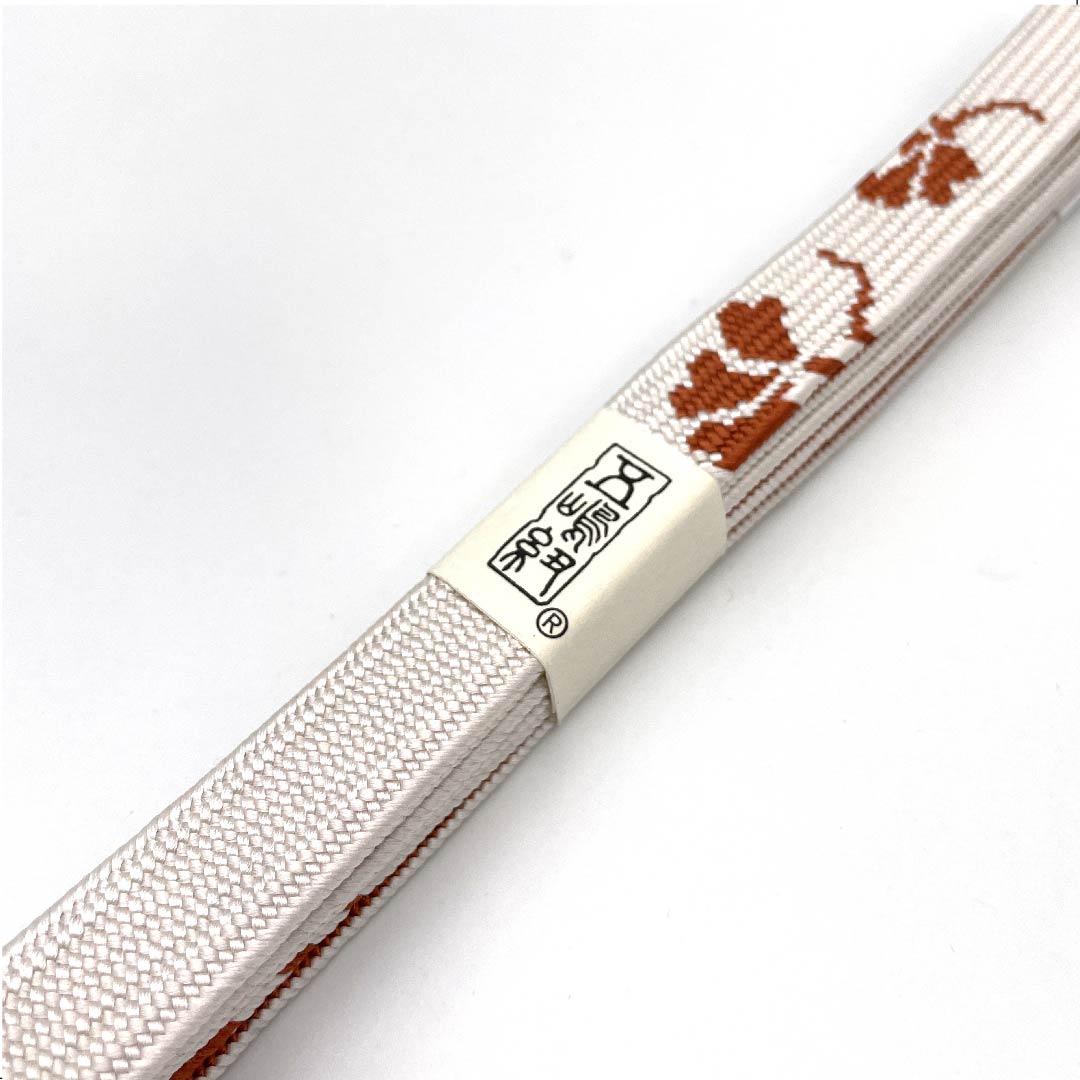 (New old stock) Obi-jime (belt fastener) made of pure silk, quarter-length cord, gofun-iro (whitewash), Goshima-himo, Edo-kumihimo, new old stock, length approx. 162cm, width approx. 1.7cm, casual, S rank, white, 1135002892311
