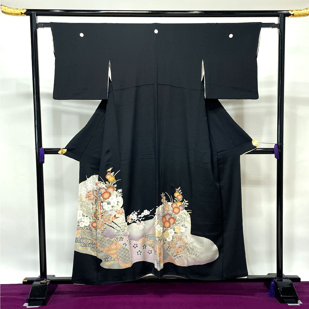 Black Tomesode, Length 155cm, Sleeve Length 61.5cm, Awase, Kyo-Yuzen, Auspicious Pattern, Circle with Sword and Clover, Pure Silk, A Rank, Five Crests, Black, 1111000913310