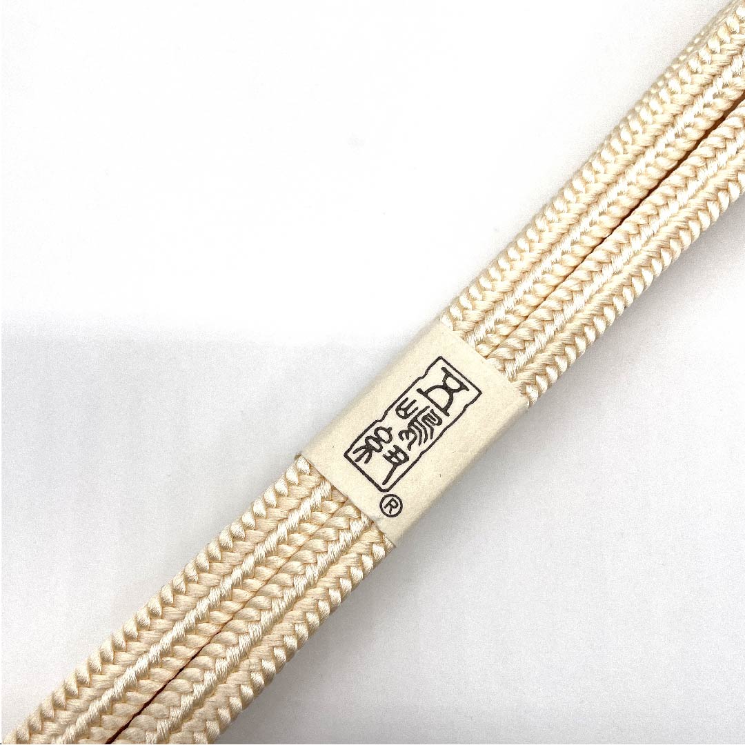(New old stock) Obi-jime (belt tying) made of pure silk, quarter-length cord, light egg color, Goshima cord, crown (yurugi), Edo braid, length approx. 162cm, width approx. 1cm, casual, S rank, cream color, 1135000402915