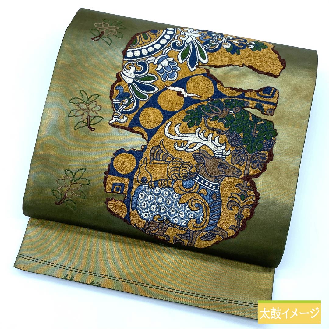 袋帯 正絹 島松鼠色（しままつねずいろ） 相良刺繡 欧風文様 帯丈436cm Sランク ポイント柄 カジュアル 緑系 1123012762319