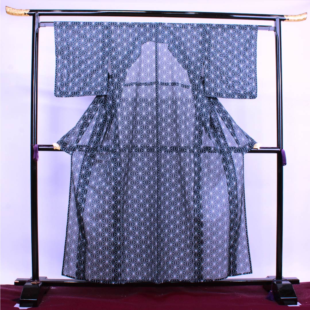 夏物 ポリエステル 小紋 身丈157.5cm 裄丈61.5cm 青墨色（あおずみいろ） 麻の葉 絽 Sランク 紺系 1132000252318