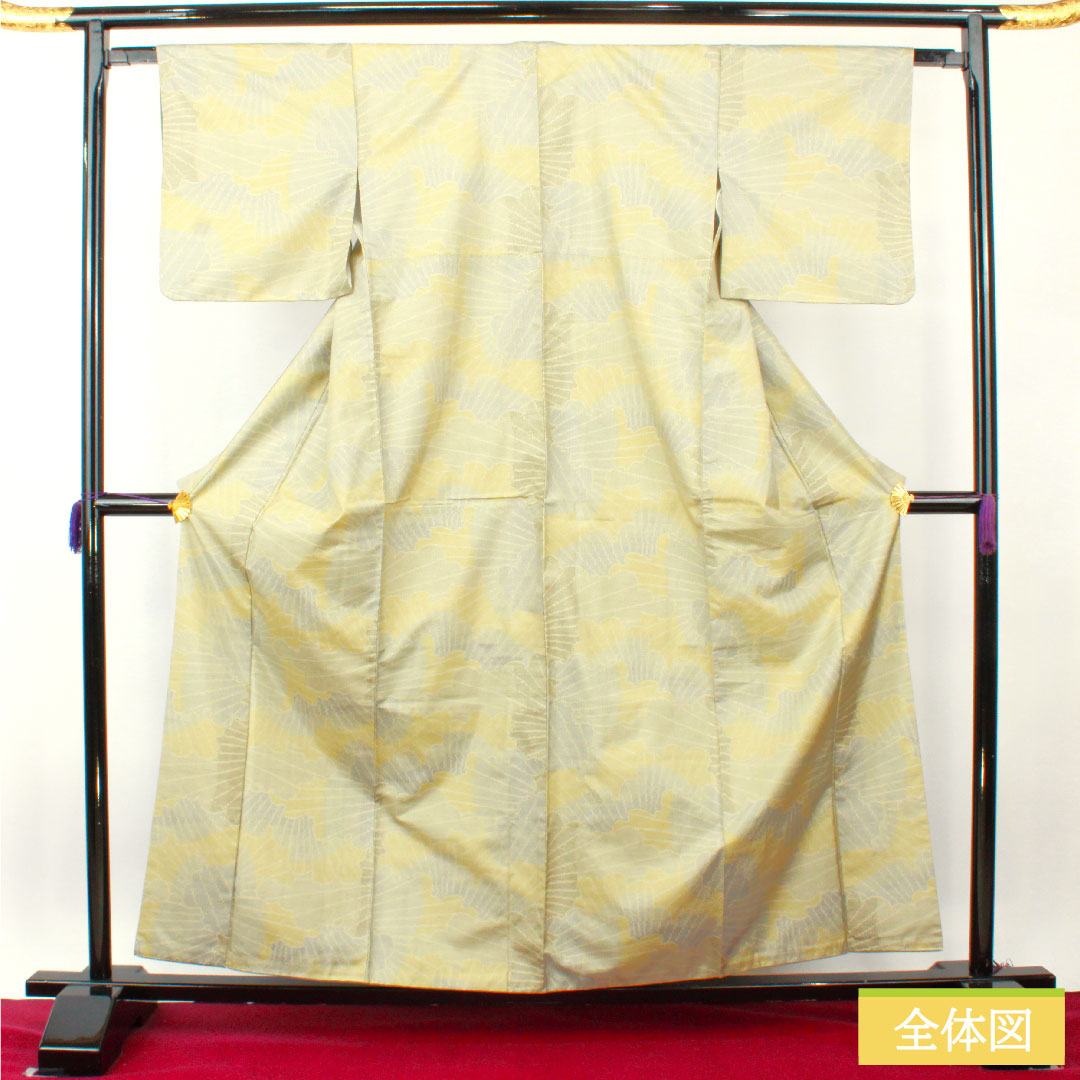 紬 正絹 身丈160cm 裄丈62.5cm 利休白茶色（りきゅうしらちゃいろ） 大島紬 緯総絣 抽象模様 Sランク 袷 グレー系 1116003652422