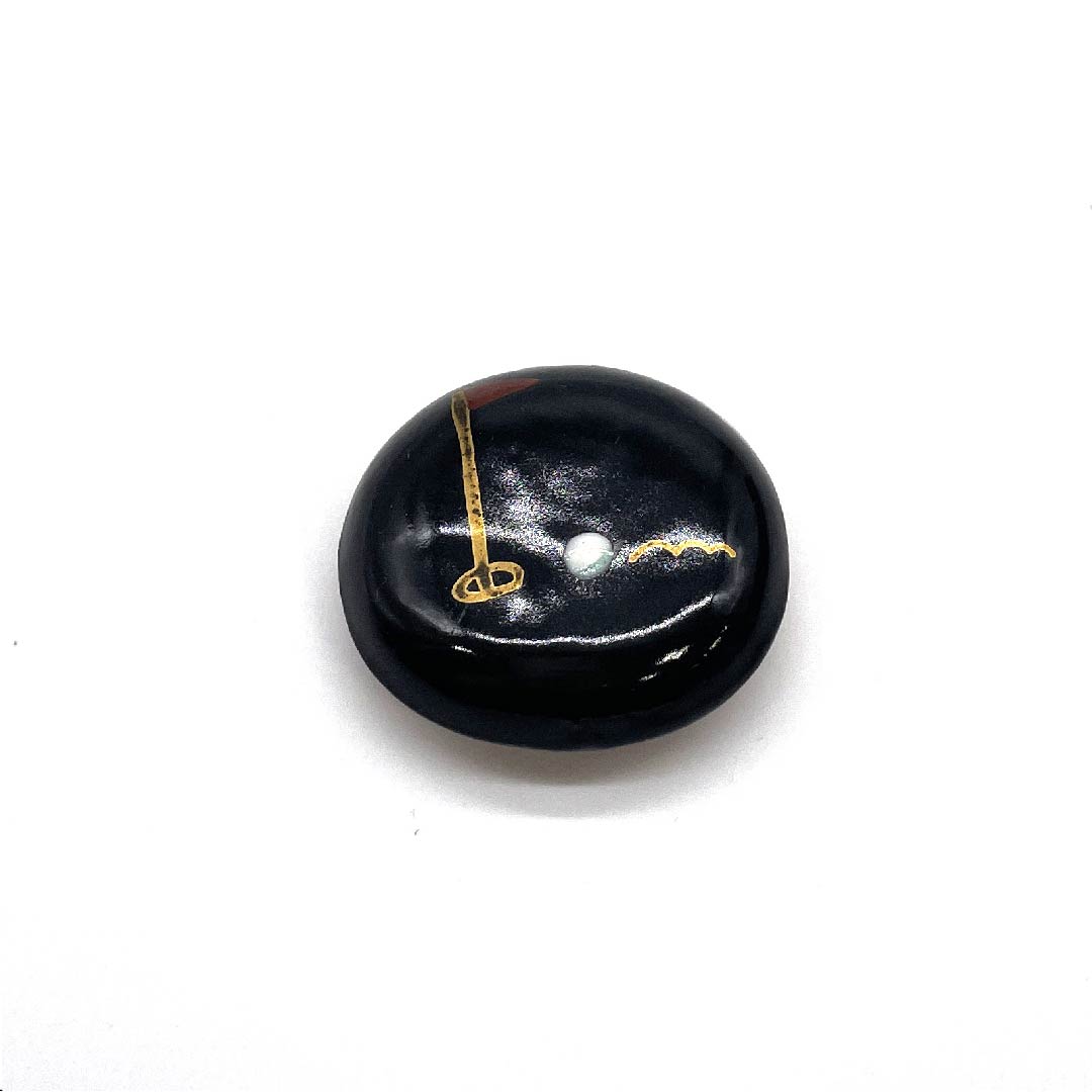（新古品） 帯留め 陶磁器 カジュアル 黒色（くろいろ） 清水焼 ゴルフ 長さ約3.5cm 幅約4cm  Sランク 黒系 1137000472910