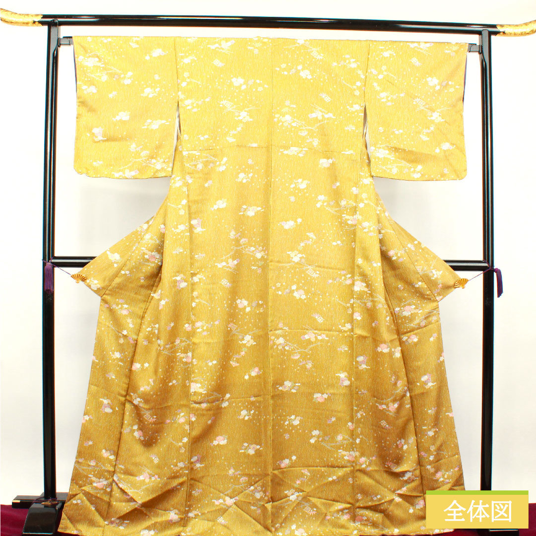 Small pattern, polyester, length 170cm, sleeve length 66.5cm, lined, ochre, washable kimono, treasures, pine, bamboo and plum, with basting thread, unused, S rank, yellow, 1115003592623