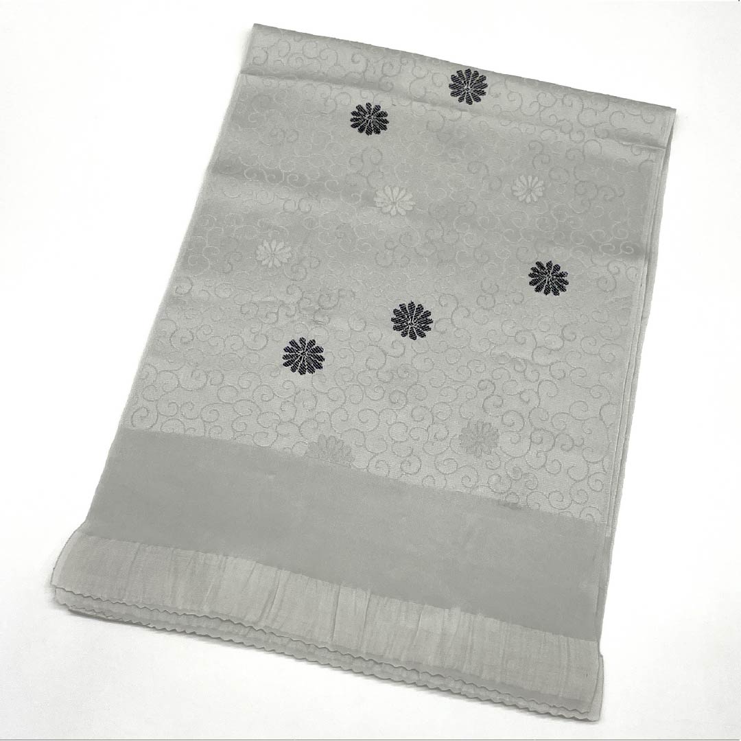 Formal obiage (sash sash), pure silk, S-rank, light gray with small chrysanthemum and arabesque patterns, length approximately 172cm, width approximately 29cm, gray tones, product number 1136002242922
