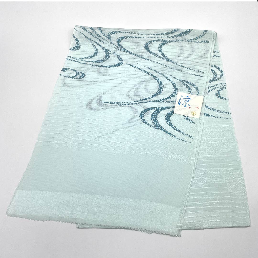 （新品）帯揚げ 正絹 セミフォーマル 淡水色（うすみずいろ） 夏物 流水 古典柄 長さ約168cm 幅約28.5cm NEWランク 水色系 1136000851924