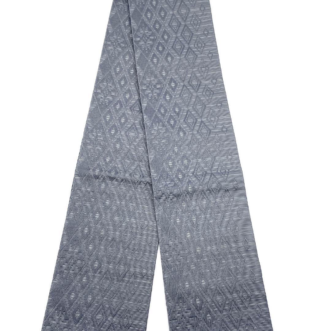 （新品）半幅帯 ポリエステル NEWランク 鉛色（なまりいろ） 藍鉄色（あいてついろ） 菱型 抽象花模様 リバーシブル 帯丈400cm グレー系 1125002811422