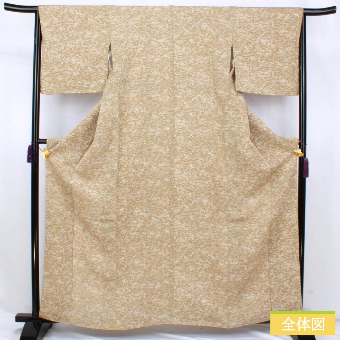 Komon (small pattern) kimono, pure silk, S rank, length 162cm, sleeve length 66cm, lined, naikisusutakeiro (soot-colored bamboo), crepe fabric, plant and folk art design, Chayatsuji, shrink-proof, beige, product number 1115007752425