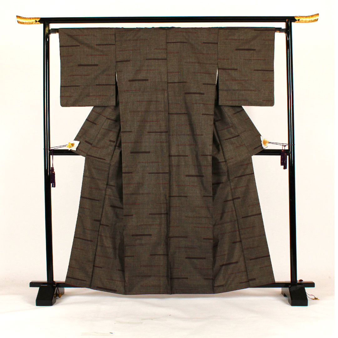 Oshima Tsumugi, Length 163cm, Sleeve length 66cm, Warp and weft ikat, Geometric pattern, Pure silk, S rank, Awase, Brown, 1116001182414