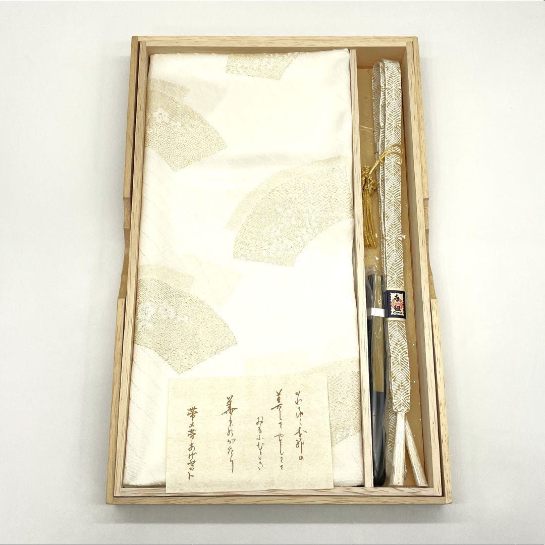 New/Old Stock Obiage & Obijime Set - Silk - NEW Rank - White - For Kurotomesode Kimono - Classic Fan Pattern - Length: approx. 160cm, Width: approx. 1.7cm - Formal - White Tones - 1141000431311