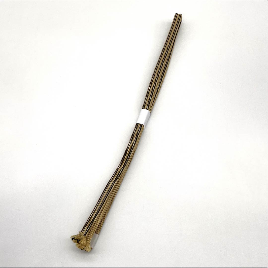 (新品)帯締め 正絹 NEWランク 三分紐 麦藁色（むぎわらいろ） 帯留め用 縞  長さ約128cm 幅約0.9cm カジュアル ベージュ系 1135005841325