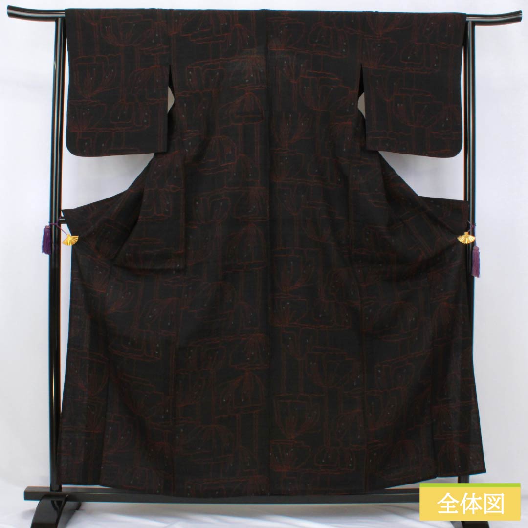 Pure silk tsumugi (pongee) kimono, Grade A, length 161cm, sleeve length 63.5cm, with a floral pattern, black, single layer, product number 1116004403410