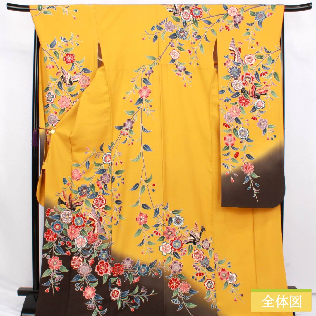 Kimono (Furisode) - Silk - S Rank - Length 179cm, Sleeve to Shoulder 68.5cm - Lined - Deep Eggshell - Kyo-Bingata - Auspicious Design - Yellow Tone - 1113002872823