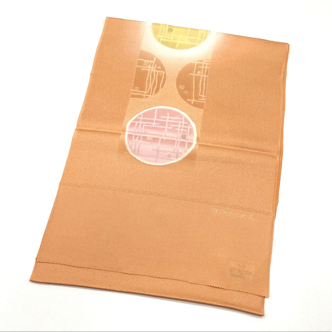 （新古品）帯揚げ 正絹 NEWランク セミフォーマル 朱華色（はねずいろ） 丹後ちりめん 幾何学模様  長さ約180cm 幅約30.5cm 橙系 1136001281926