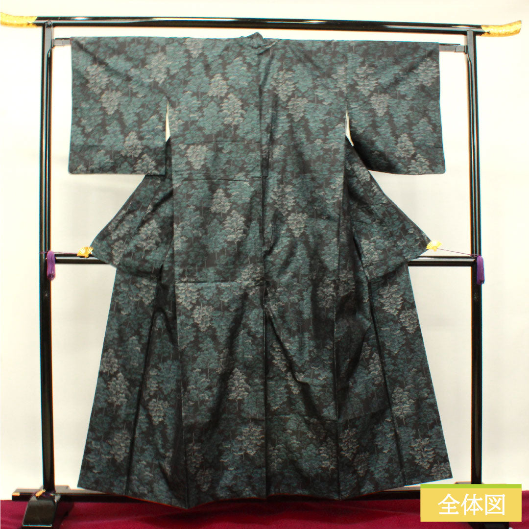 大島紬 正絹 身丈158cm 裄丈64.5cm  緯総絣 抽象模様 Sランク 袷 黒系 1116002942310