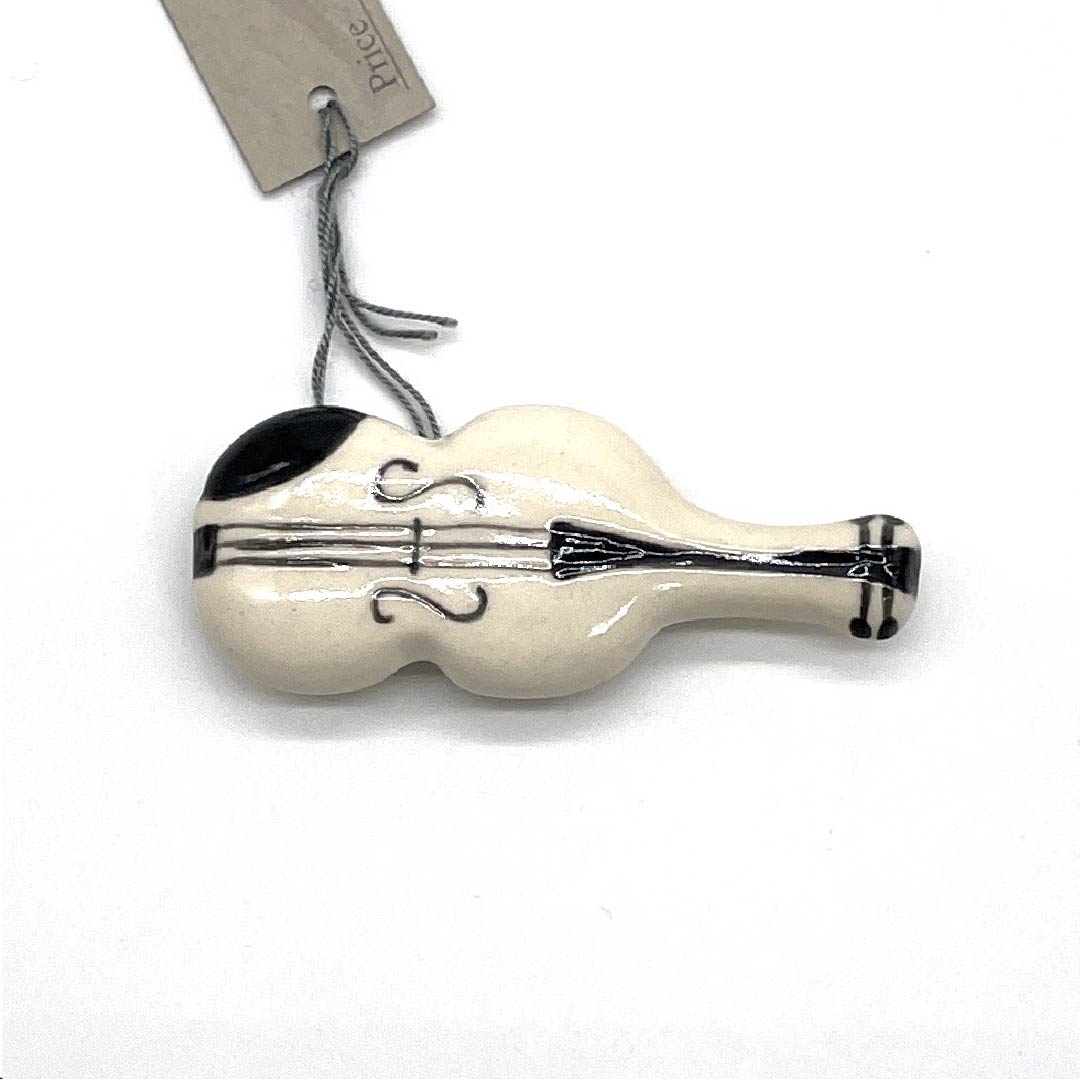 (New old stock) Obi fastener, ceramic, casual, ivory color, ceramic, violin, musical instrument, length approx. 2.5cm, width approx. 6cm, S rank, white, 1137000292911