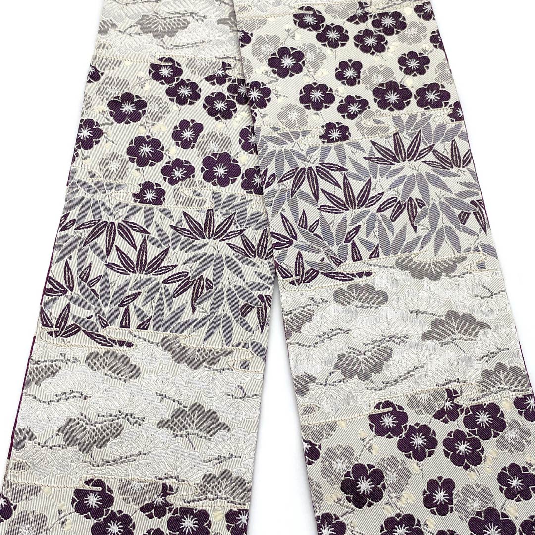 Half-width obi, polyester, gofun-iro (white powder color) with a pine, bamboo, and plum design featuring cloud patterns, reversible, length 410cm, white, S rank, 1125002212411