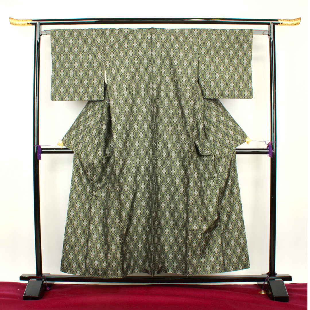 村山大島 身丈155.5cm 裄丈63.5cm 幾何学模様 正絹 Aランク 袷 黒系 1116001963310