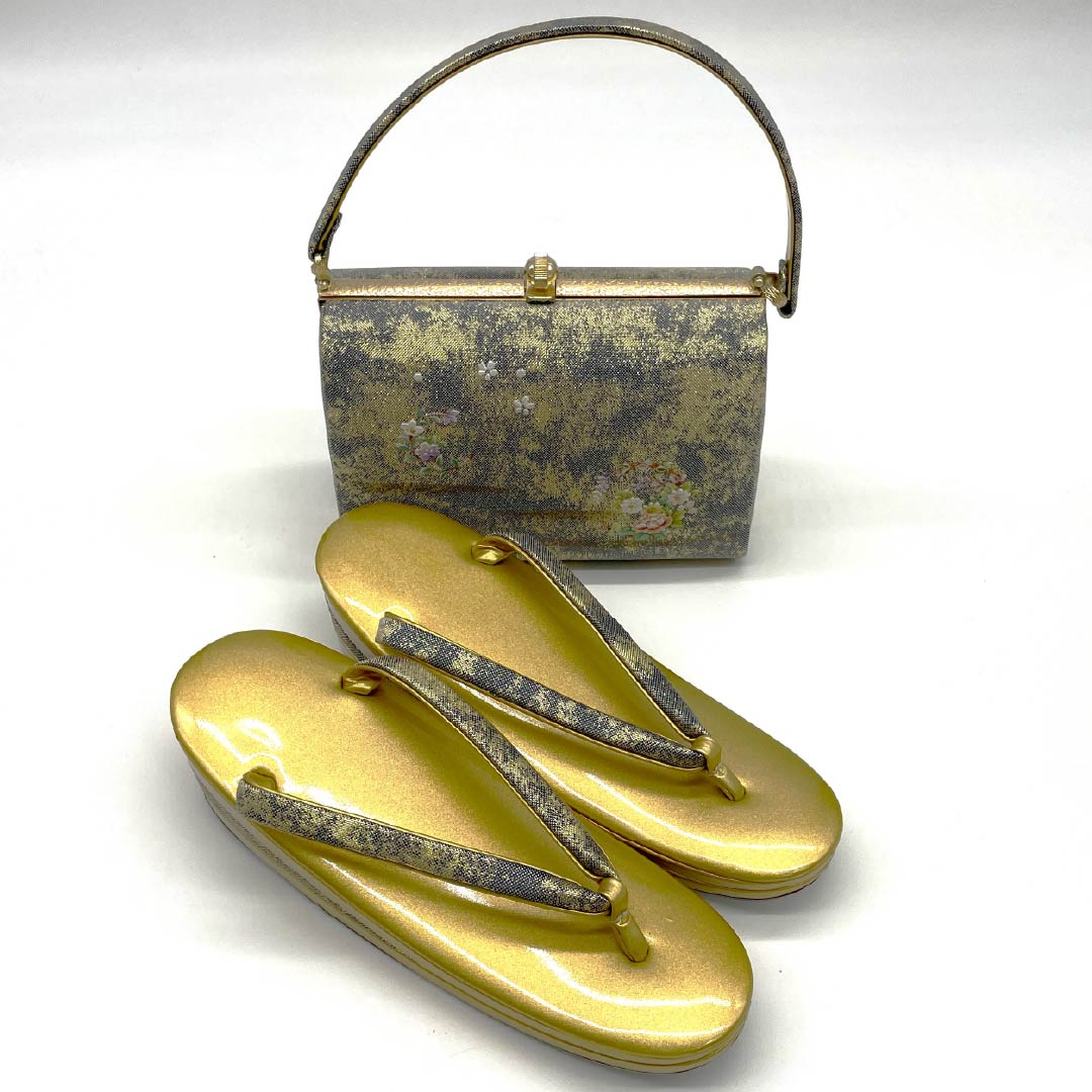 （新古品）草履バックセット フォーマル 金色（きんいろ） 未使用品 四季の花 花柄 Mサイズ 金系 Sランク 1133000172321