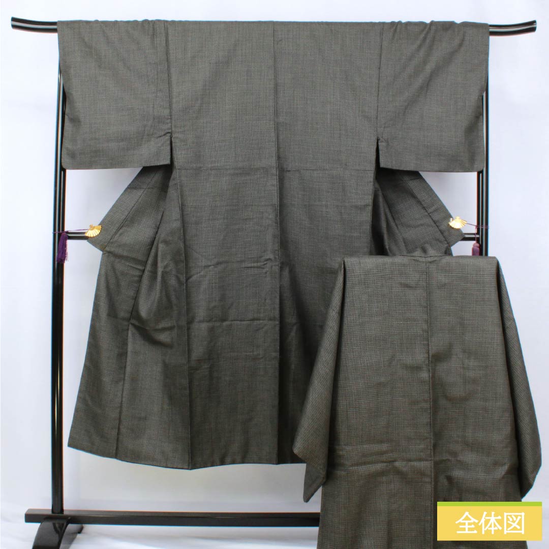 男物 正絹 Bランク 身丈139cm 裄丈68.5cm 小絣 亀甲 アンサンブル 袷 黒系 1119001424310