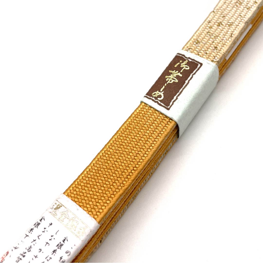 （新古品） 帯締め 正絹 四分紐 萱草色（かんぞういろ） 特選金銀糸使用 手組紐 新古品 長さ約159cm 幅約1.5cm セミフォーマル Sランク 黄系 1135001492923