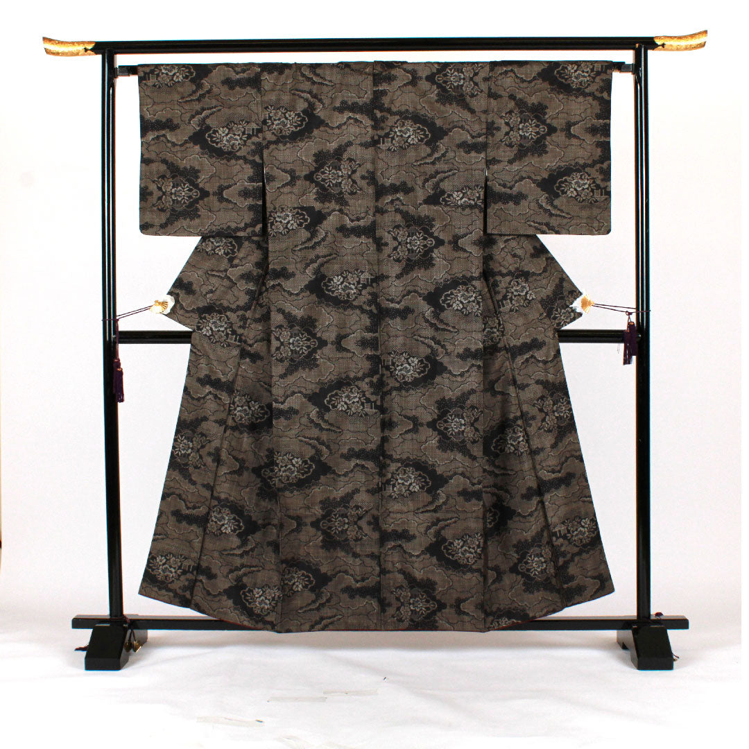 Oshima Tsumugi, Length 159cm, Sleeve length 66cm, Warp and weft kasuri, 9 marks, Clouds and flowers, Pure silk, S rank, Lined, Black, 1116001322310