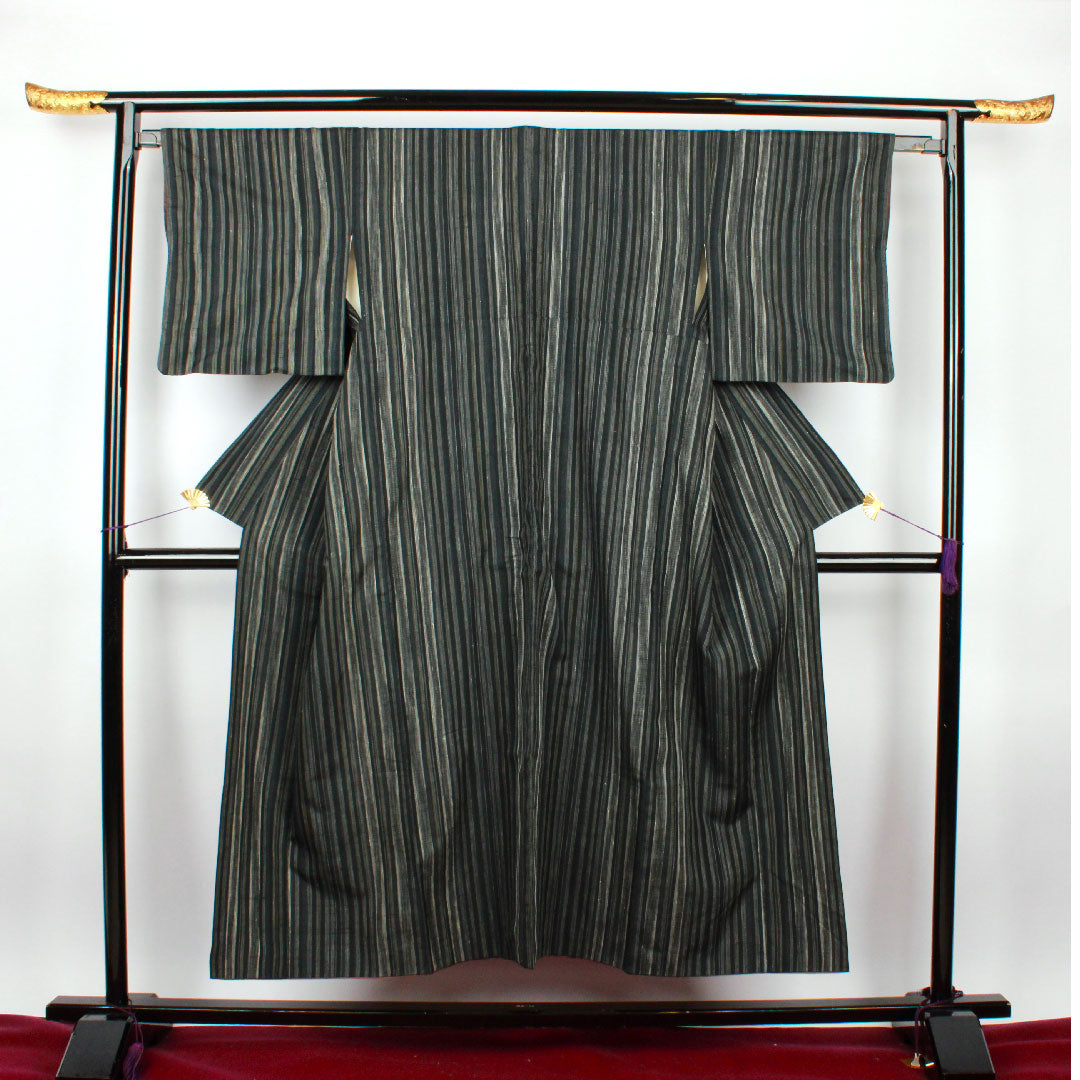 Tsumugi Length 150cm Sleeve length 65cm Striped Tokamachi Tsumugi Pure silk A rank Awase Gradation 1116001833199
