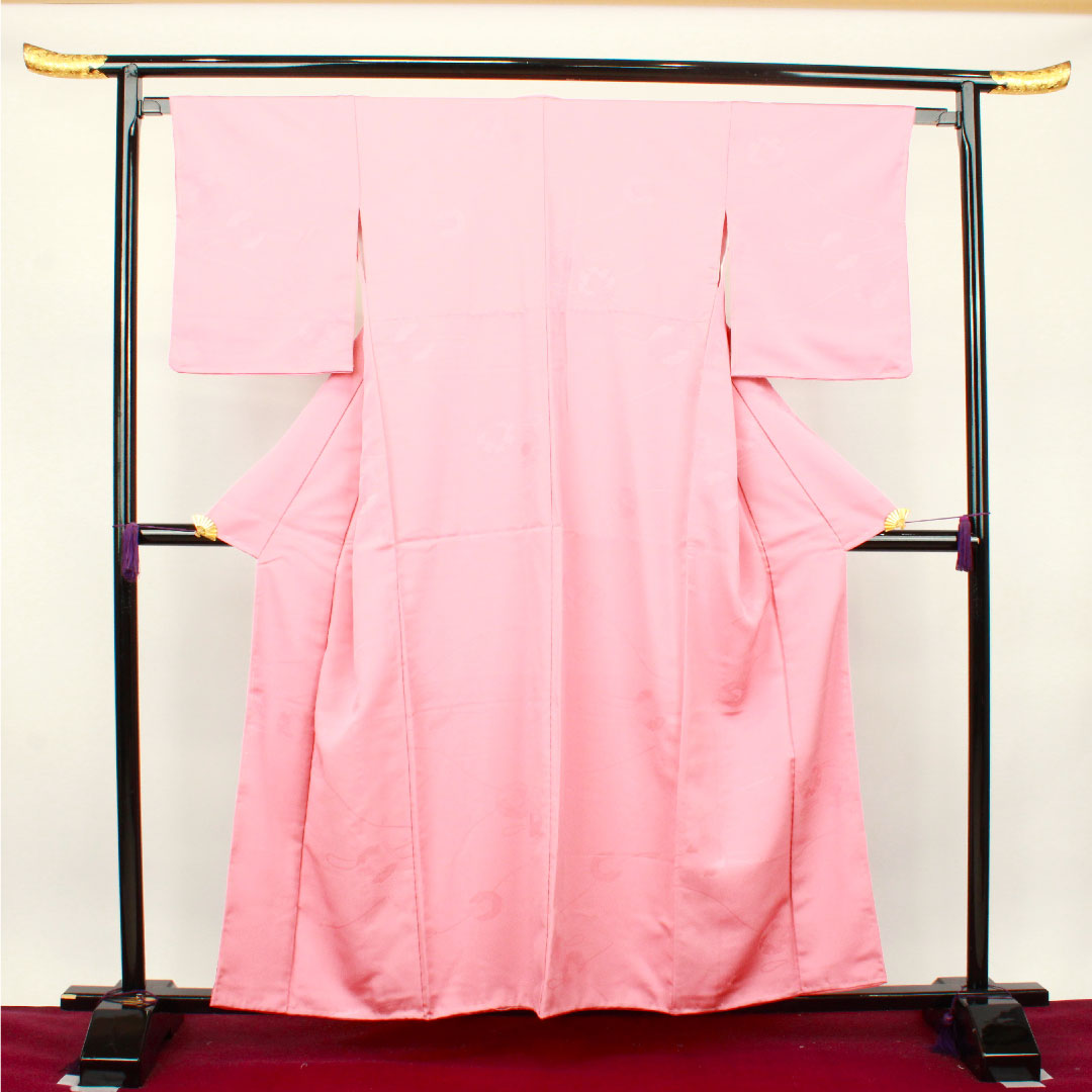 色無地 ポリエステル 長春色 洗える着物  身丈158cm 裄丈65cm 袷  Sランク ピンク系 1114000802313