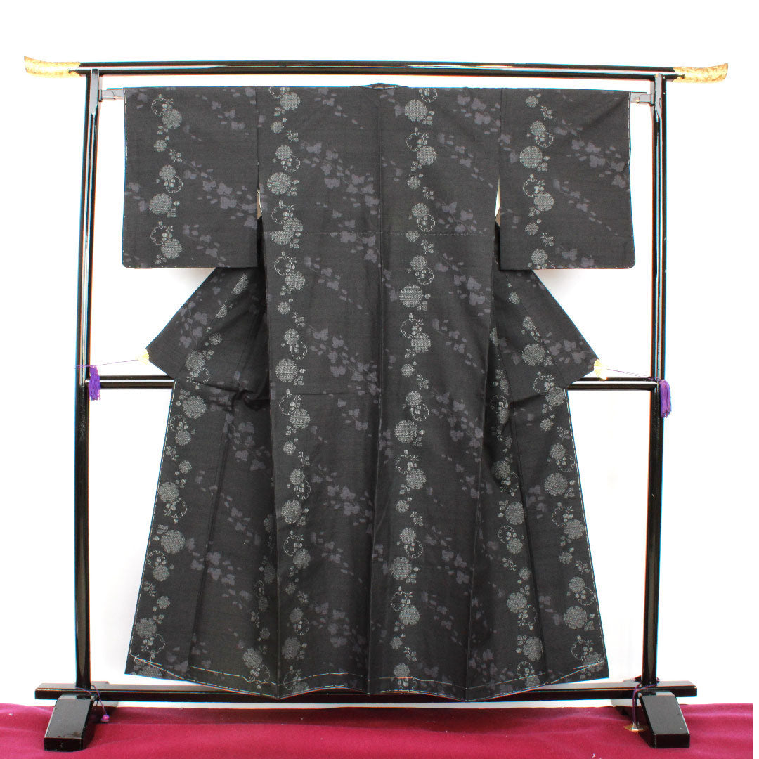 Yuki Tsumugi Length 156cm Sleeve length 65.5cm Snowflake Ivy Pure silk S rank Awase Black 1116002032310